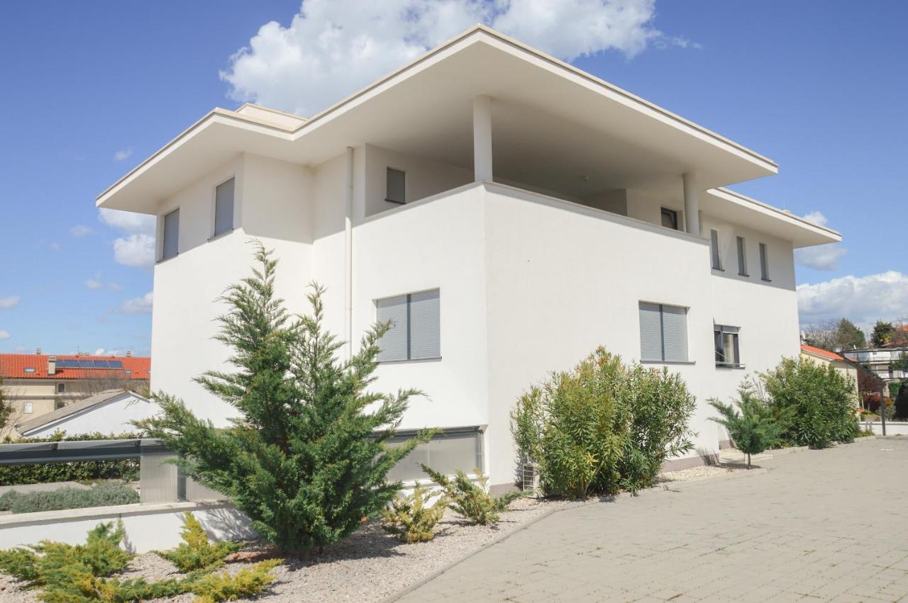 Rova Apartment Malinska Exteriör bild